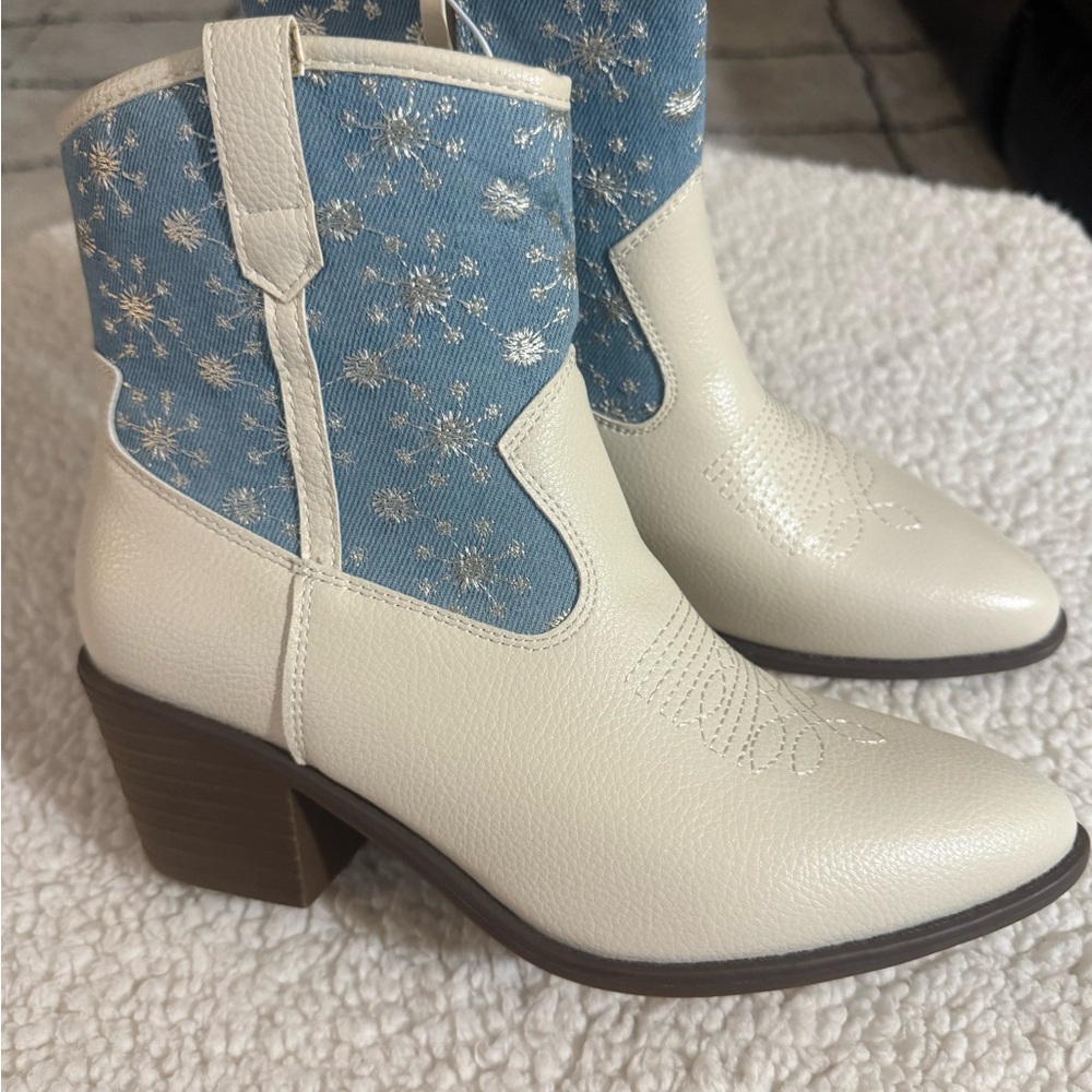 Elegant Cream and Blue Heeled Boots